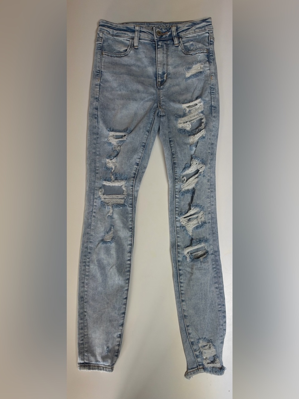 American Eagle Outfitters Light Wash Ripped Skinny Jeans